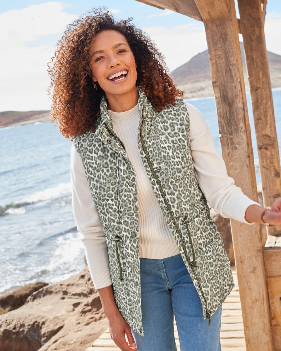 Cotton Traders Robust Pale Sage Print Quilted Gilet Women Gilets - 3