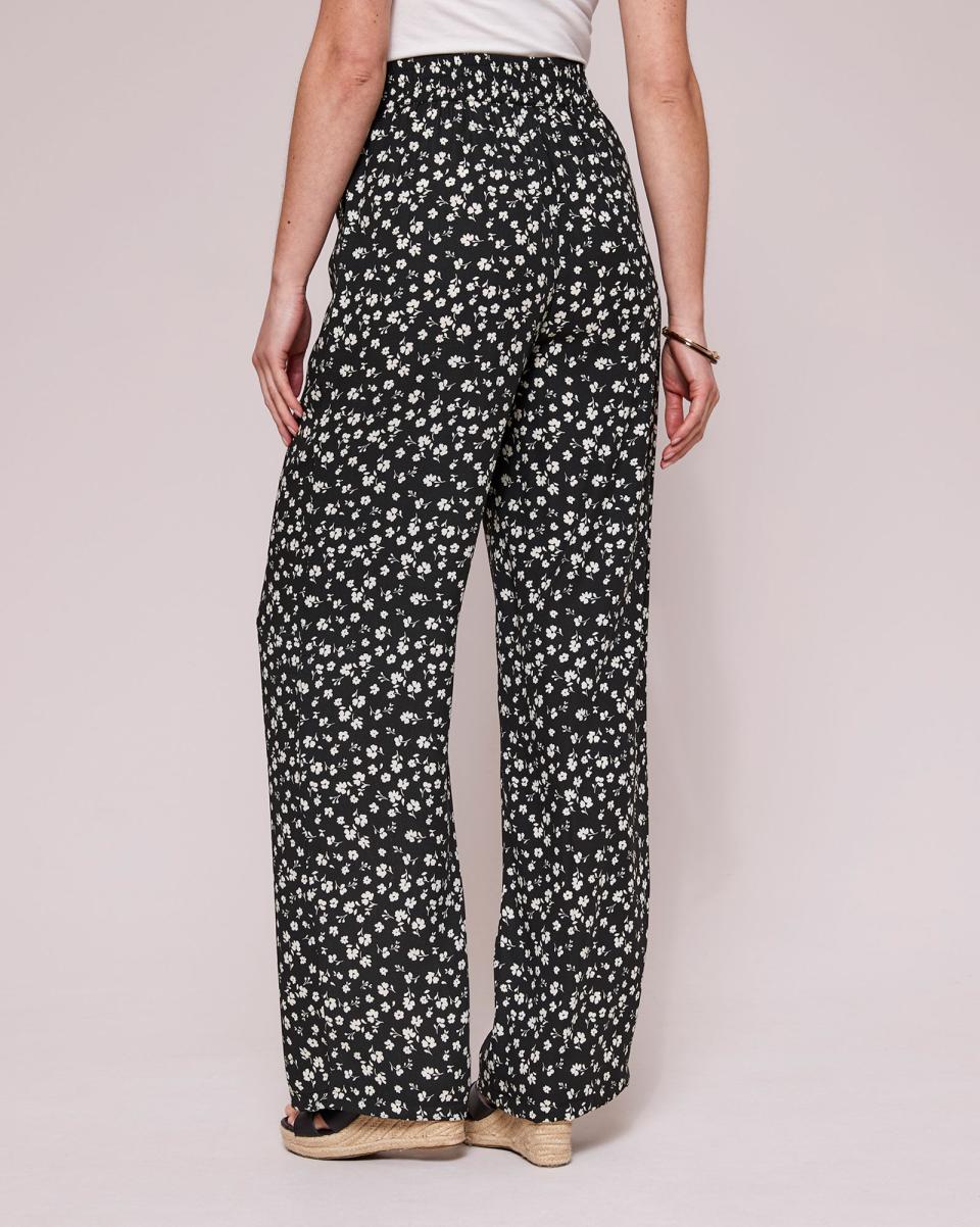 Black High-Performance Cotton Traders Pull-On Print Wide-Leg Trousers Trousers Women - 1