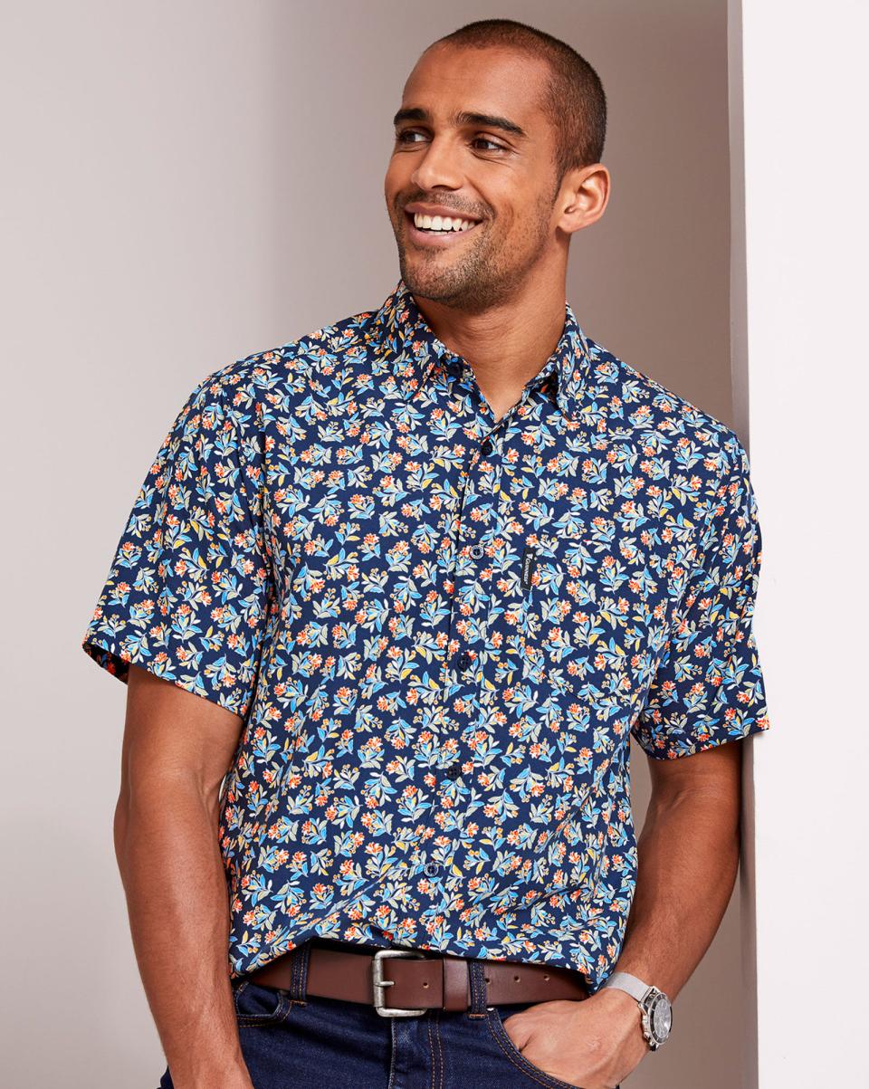 Guinness™ Short Sleeve Soft Touch Shirt Men Navy Cotton Traders Versatile Shirts