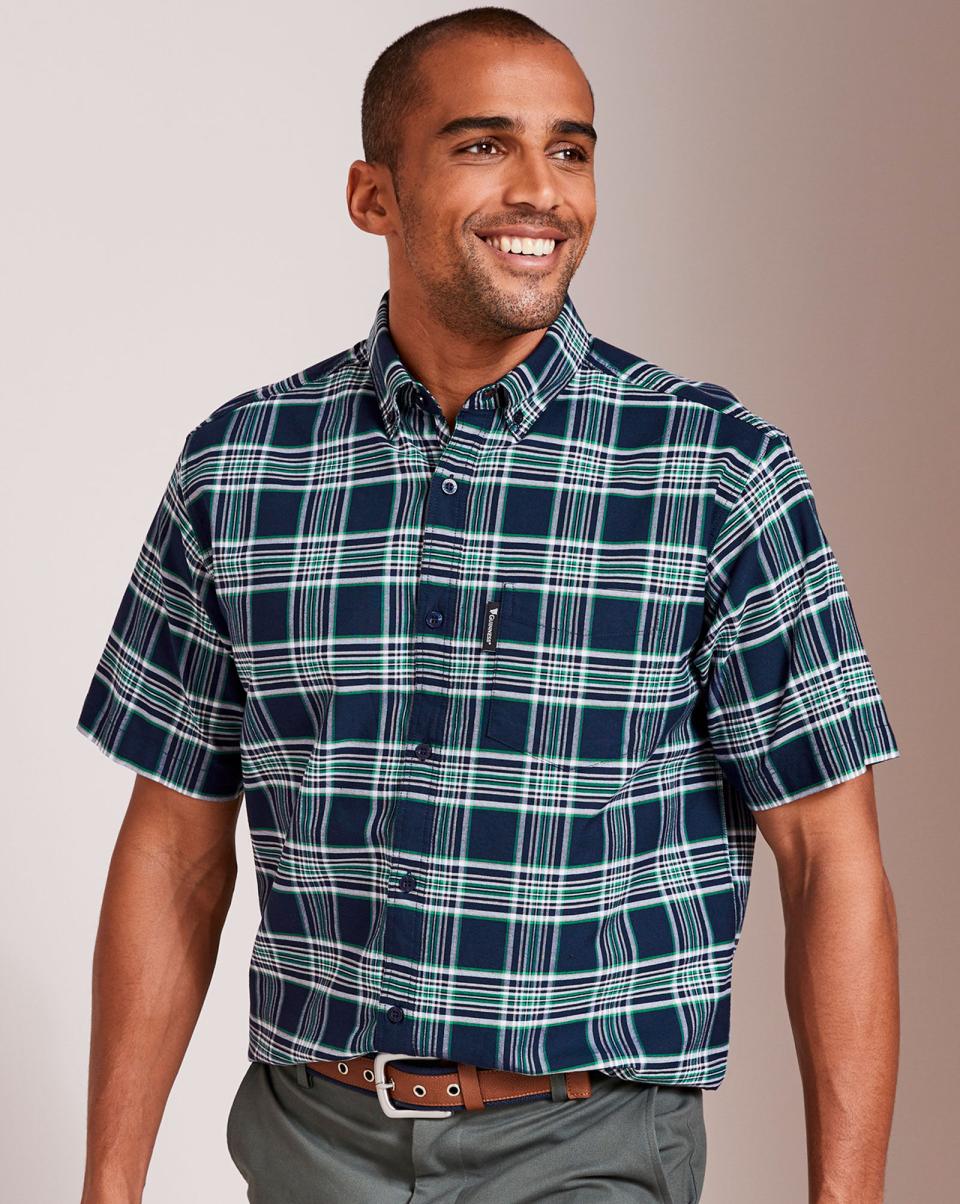 Savings Navy Men Shirts Cotton Traders Guinness™ Short Sleeve Oxford Check Shirt