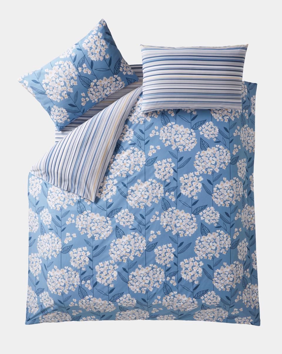 Bloom Duvet Set Blue Home Specialized Duvet Covers Cotton Traders - 4