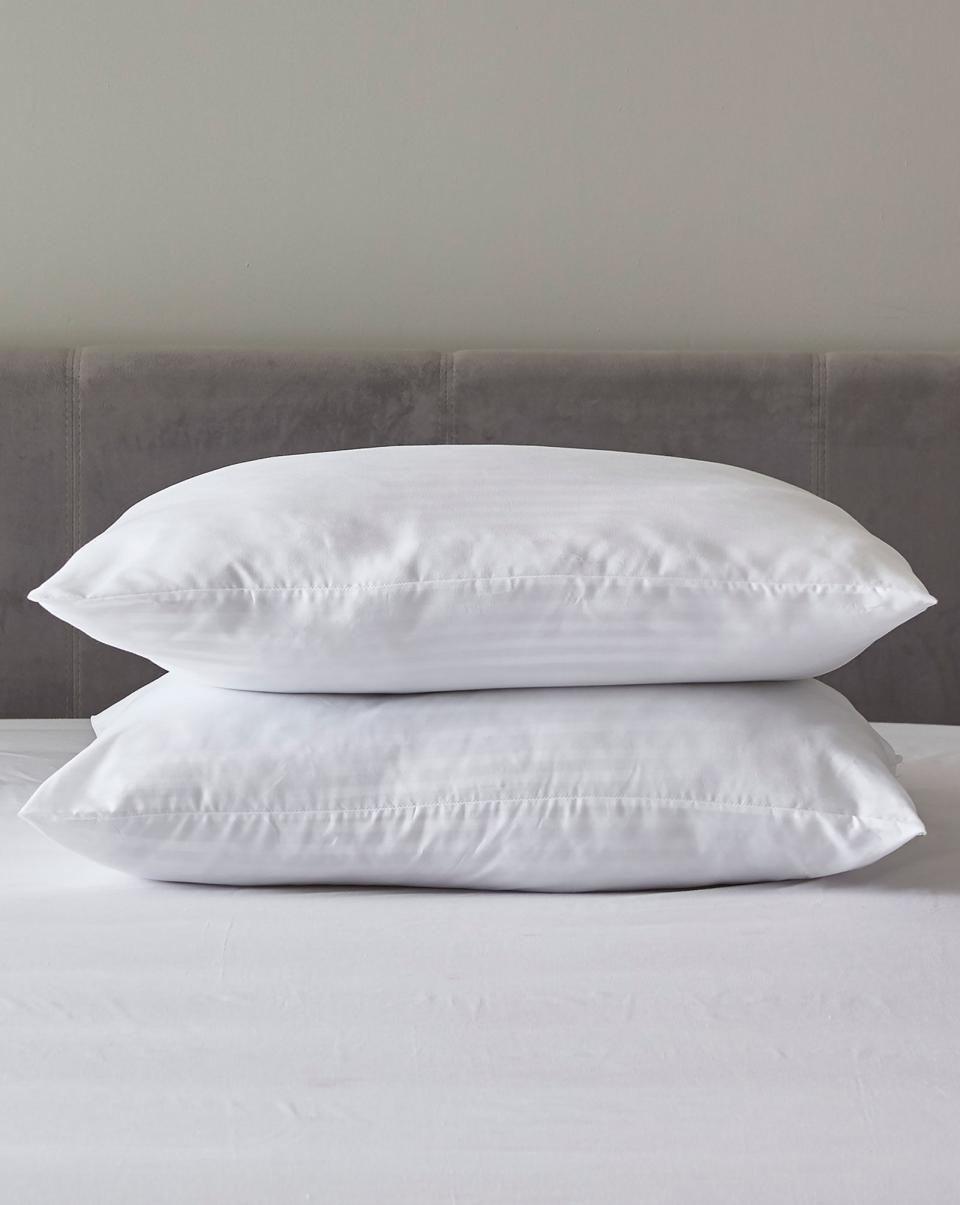 Duvets Pillows & Protectors Cotton Traders Home Superbounce Pair Pillows White Special - 1
