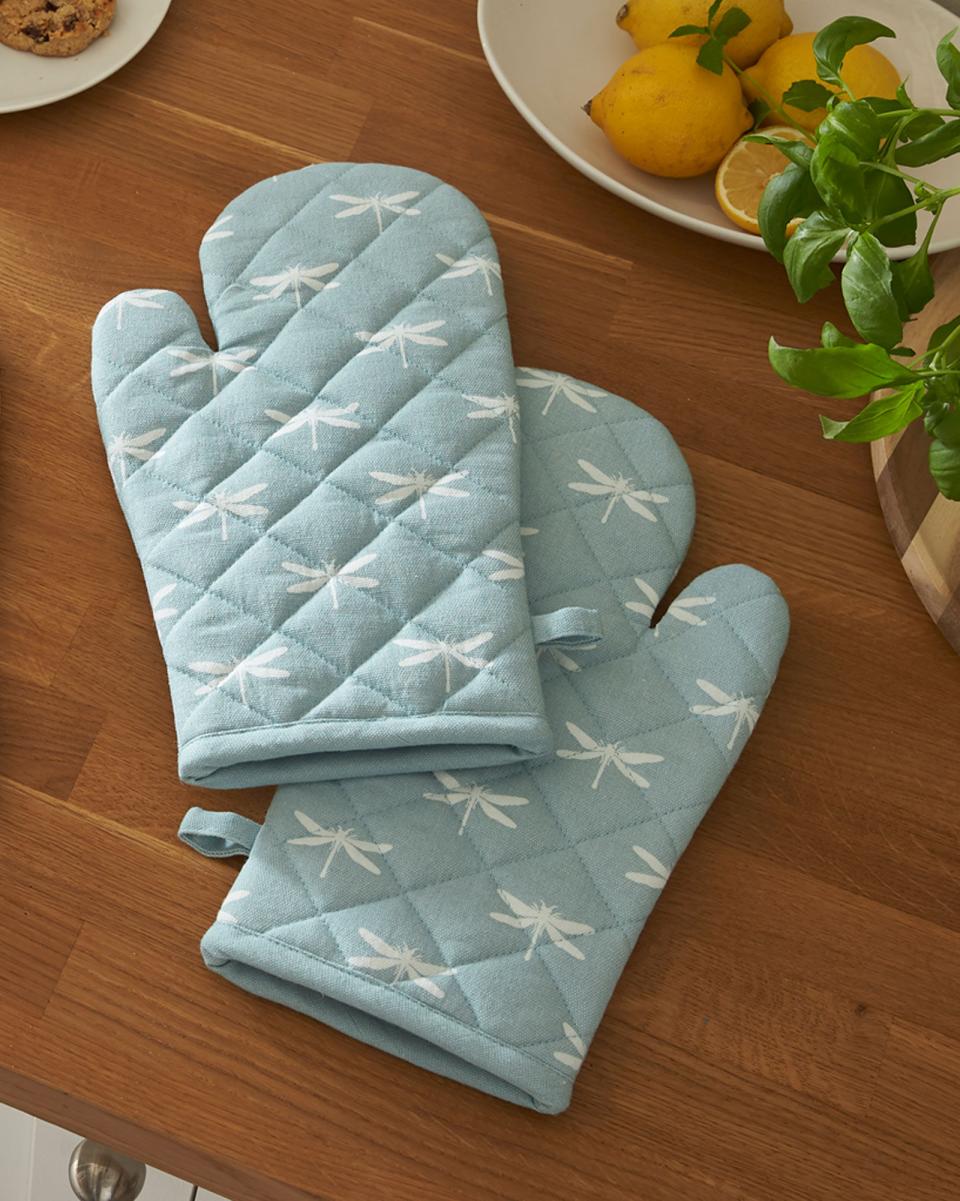 Home Textiles Ochre Comfortable Cotton Traders 2 Pack Ditsy Animal Oven Gloves - 1