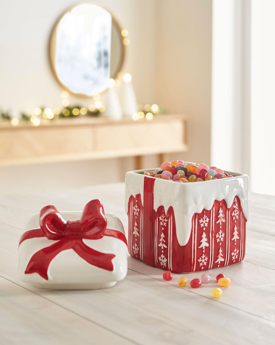 Accessories Home Red Christmas Treat Jar Cotton Traders Distinctive - 2